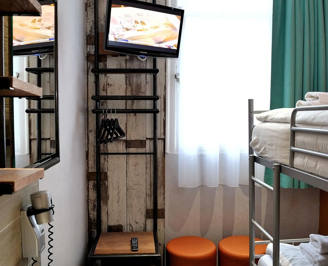Tourist Inn One Amsterdam Hotel