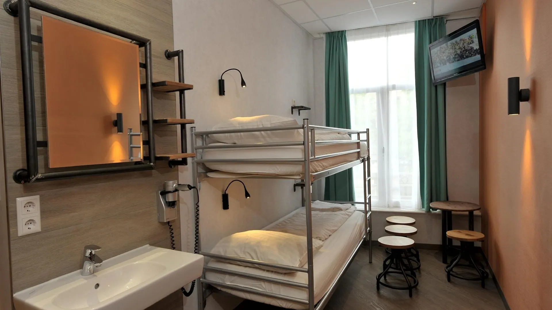 Budget Hotel Tourist Inn Amsterdam Niederlande