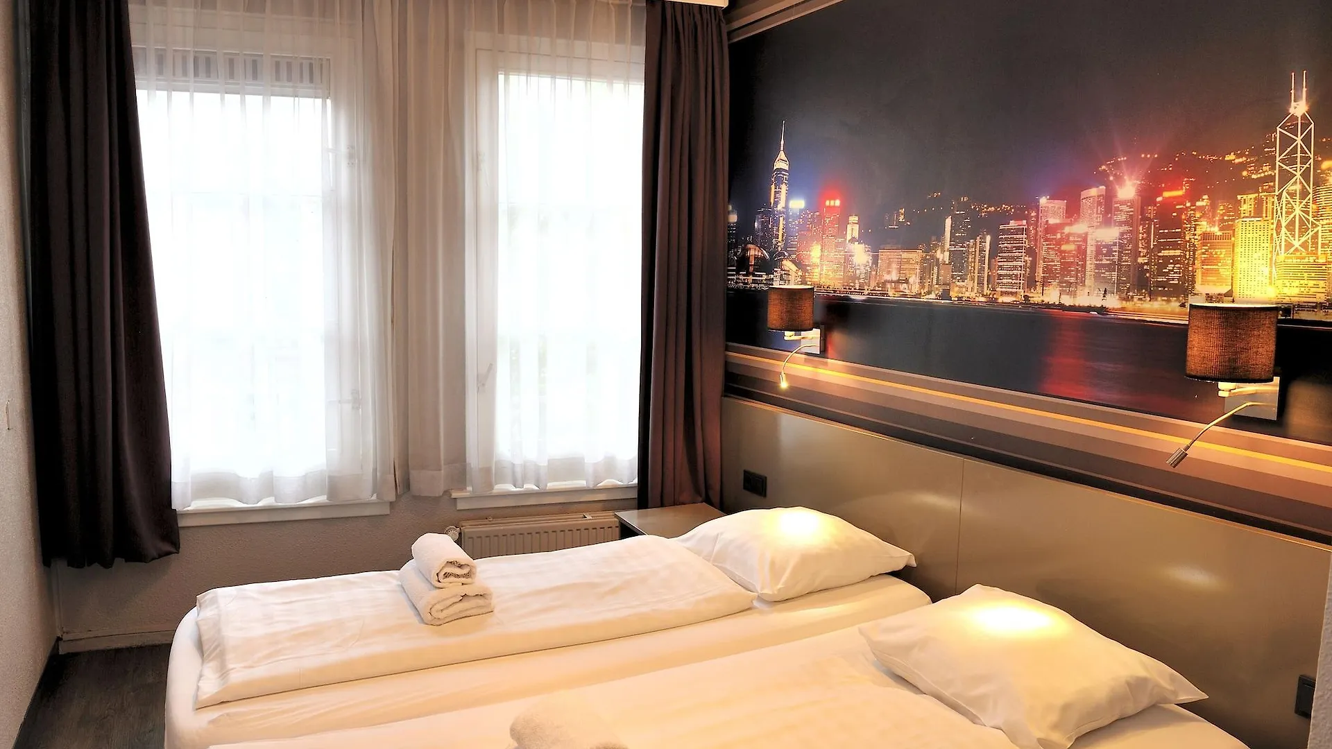 Tourist Inn One Amsterdam