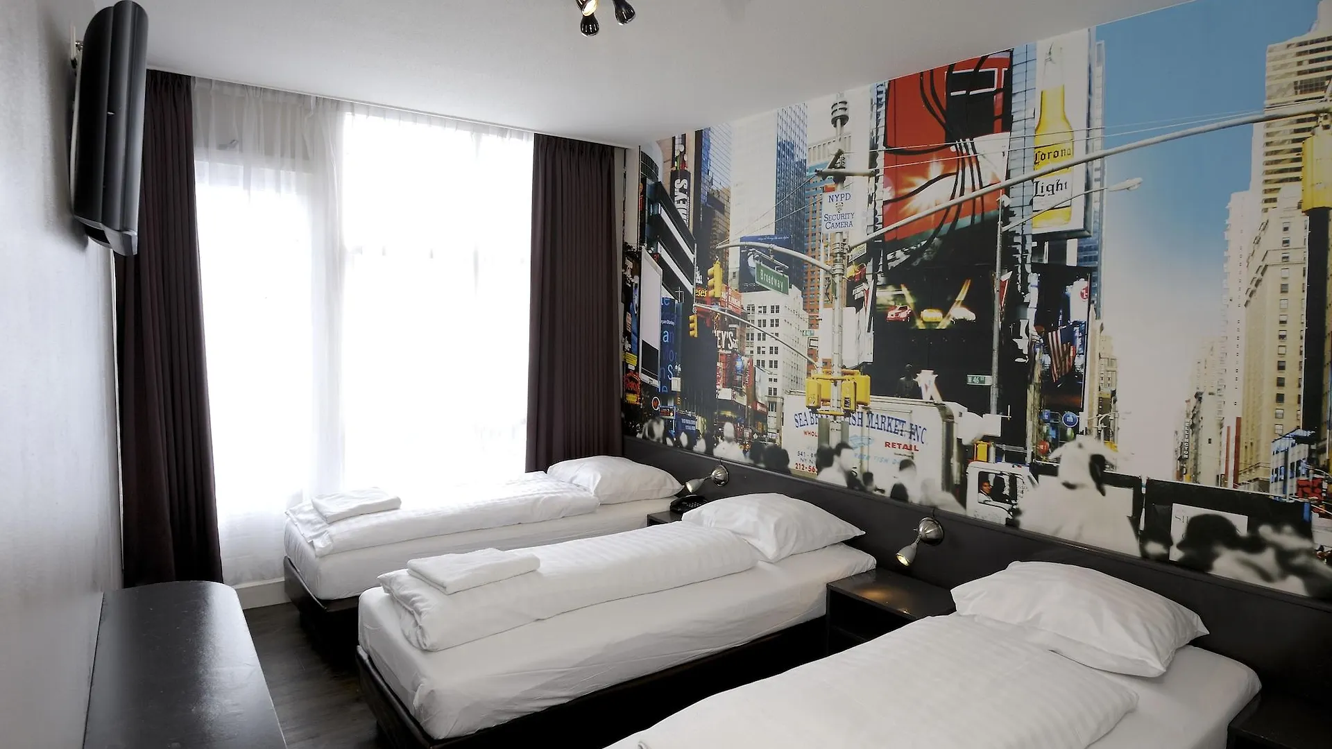 Tourist Inn One Amsterdam