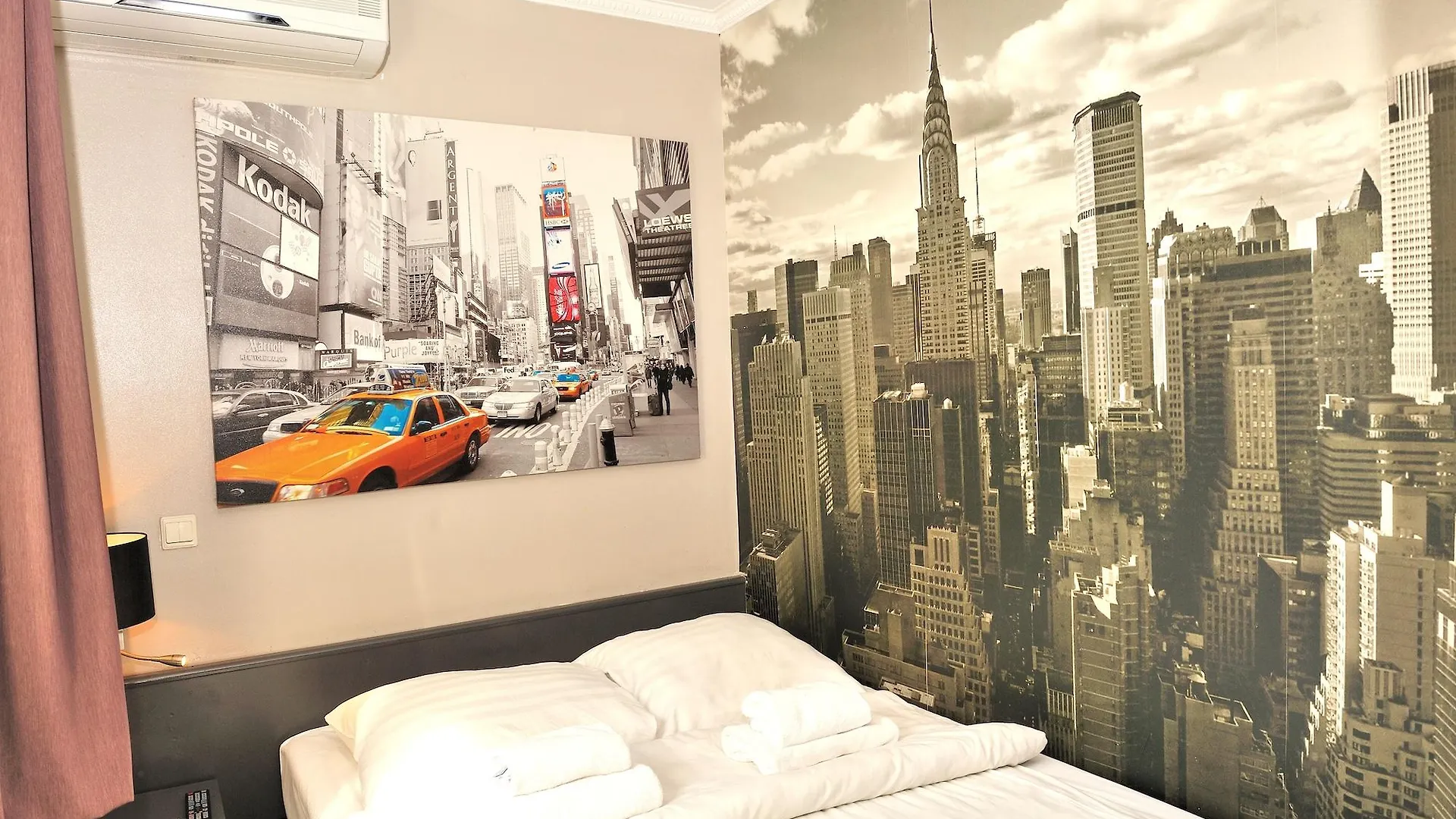Tourist Inn One Amsterdam Hotel