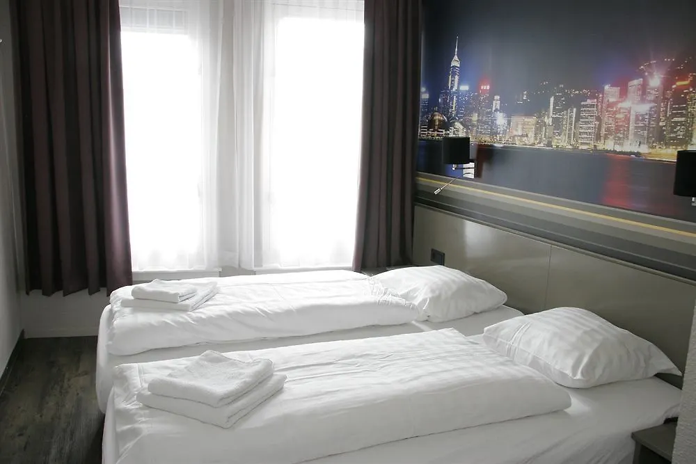Отель Tourist Inn One Амстердам