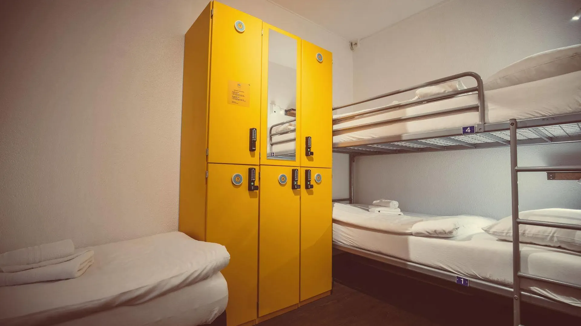 Tourist Inn One Амстердам